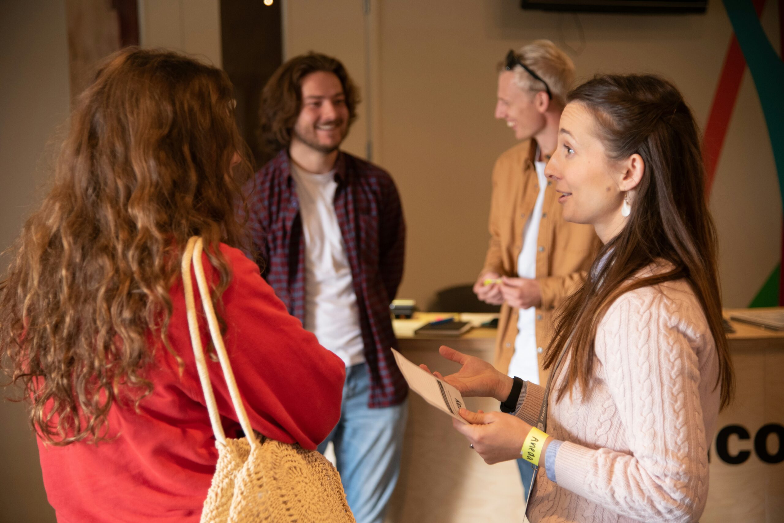 Experiential learning in adult education to foster intercultural dialogue